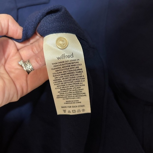 Wilfred Free Aritzia Shirt Women XS Oversized Solid Blue Button-Up Long Sleeve - Picture 5 of 8